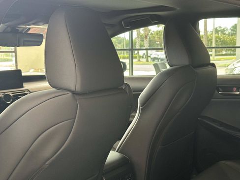 Used 2025 Lexus IS 500 RWD image 19