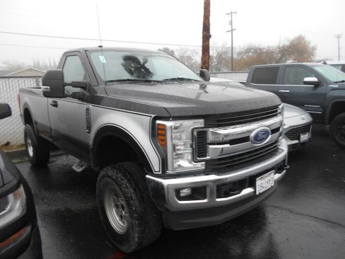 Used 2019 Ford F250 XLT w/ XLT Value Package image 1