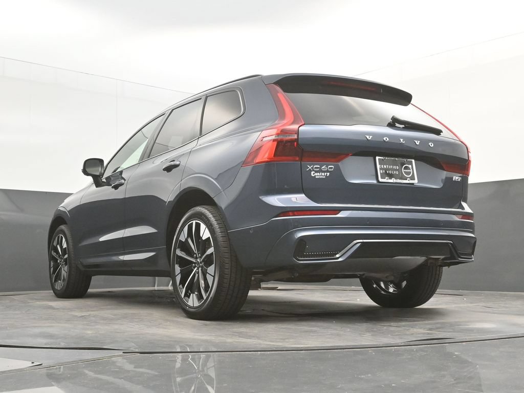 Certified 2026 Volvo XC60 B5 Plus AWD/4WD image 32