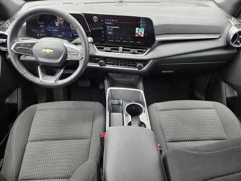 Used 2025 Chevrolet Equinox LT FWD image 16