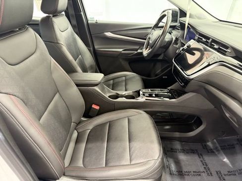 Used 2023 Chevrolet Bolt EUV Premier w/ Sun & Sound Package image 18