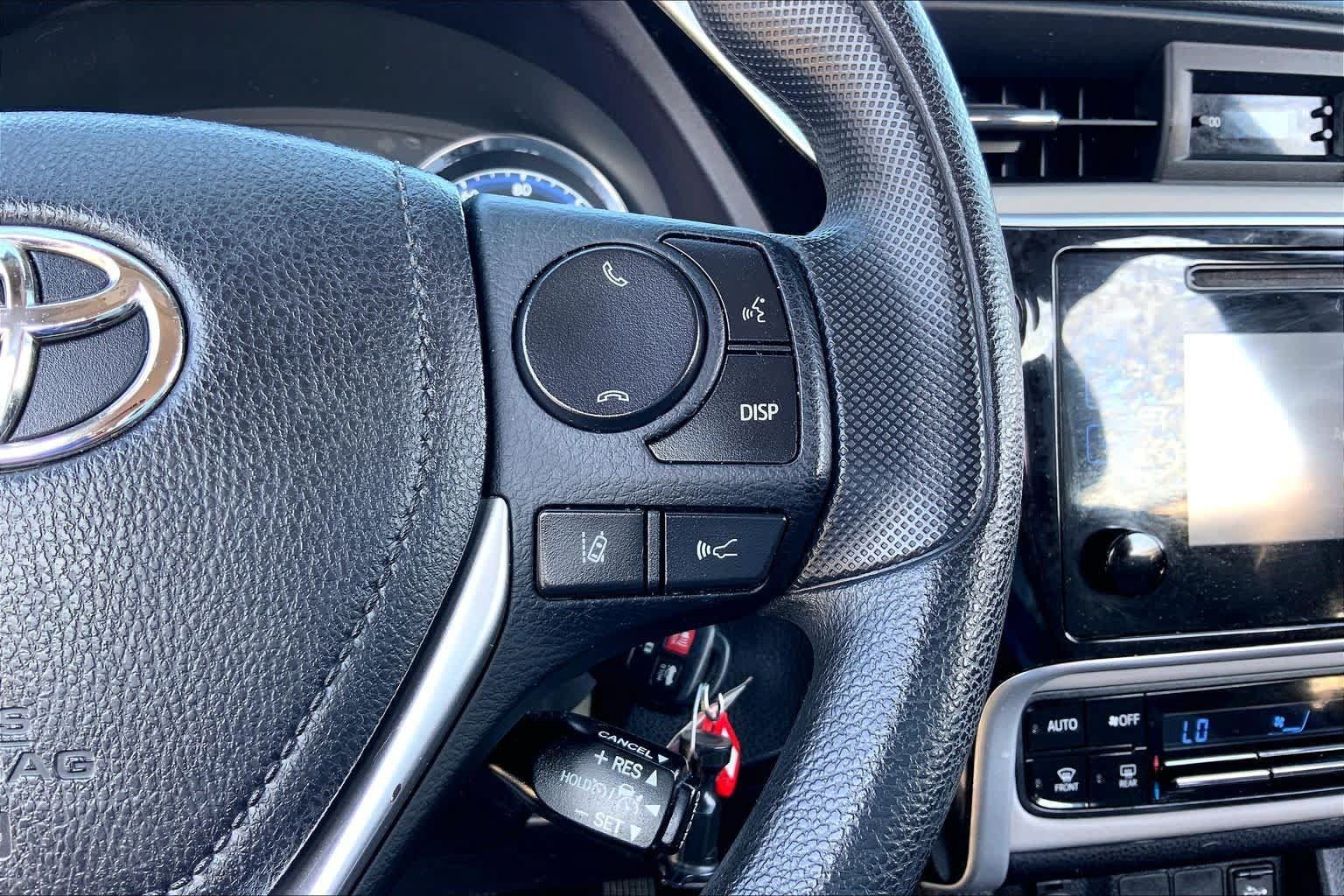 Used 2018 Toyota Corolla LE FWD image 24