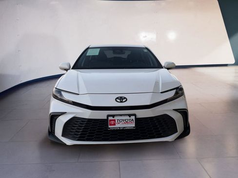 Used 2025 Toyota Camry SE image 8