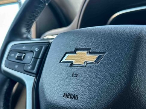 Used 2023 Chevrolet Suburban Premier AWD/4WD image 31