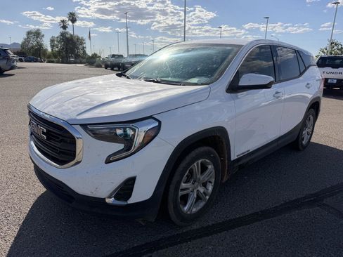 Used 2020 GMC Terrain SLE FWD image 1