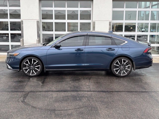 Used 2024 Honda Accord Touring image 3