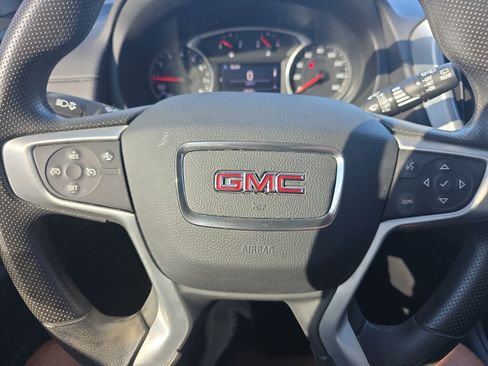 Used 2022 GMC Terrain SLE FWD image 11