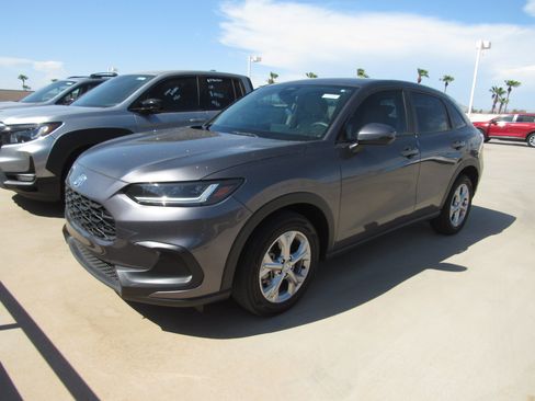 Used 2024 Honda HR-V LX image 1