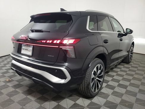 New 2026 Audi Q3 quattro 2.0T AWD/4WD image 6