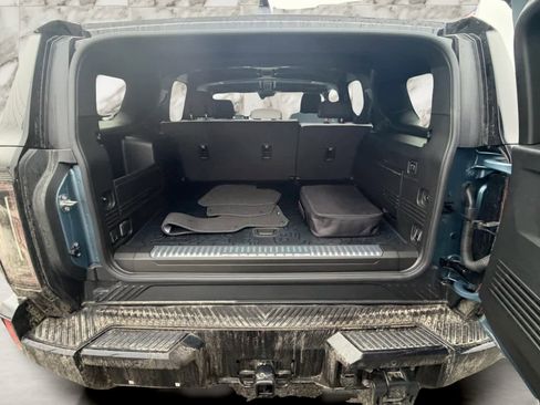 Used 2024 GMC Hummer EV 3X w/ Omega Edition AWD/4WD image 28