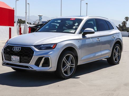 Used 2022 Audi Q5 e Premium Plus w/ Premium Plus Package AWD/4WD image 3