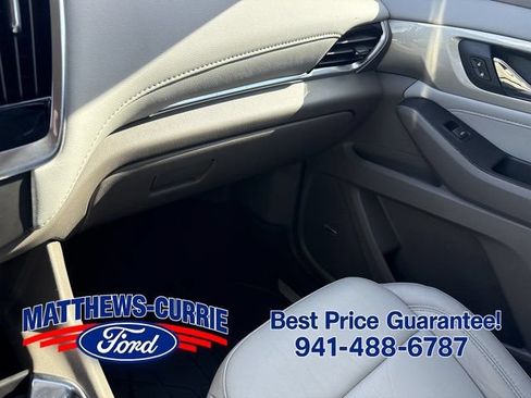 Used 2020 Chevrolet Traverse LT w/ LT Premium Package FWD image 25