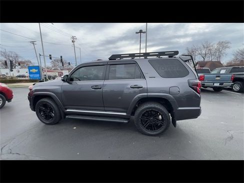 Used 2019 Toyota 4Runner SR5 image 5