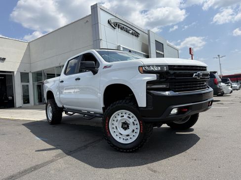 Used 2021 Chevrolet Silverado 1500 LT Trail Boss w/ Convenience Package II AWD/4WD image 8