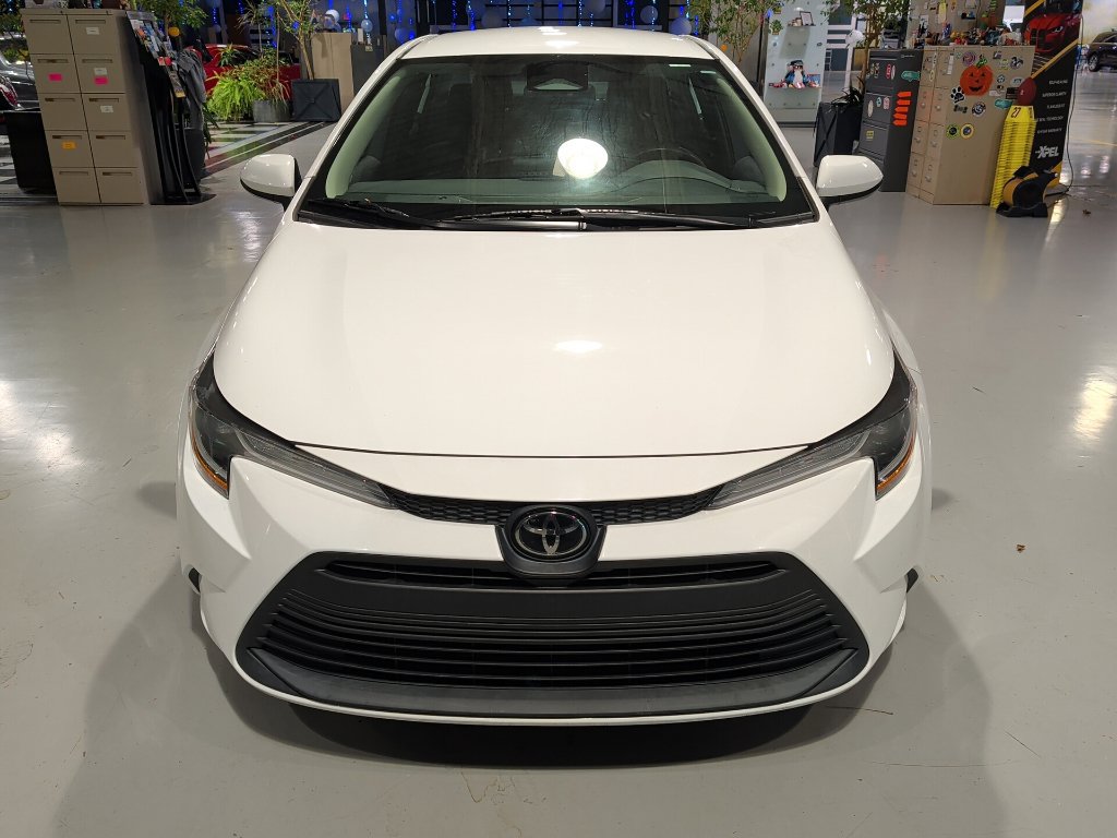 Used 2023 Toyota Corolla LE FWD image 5