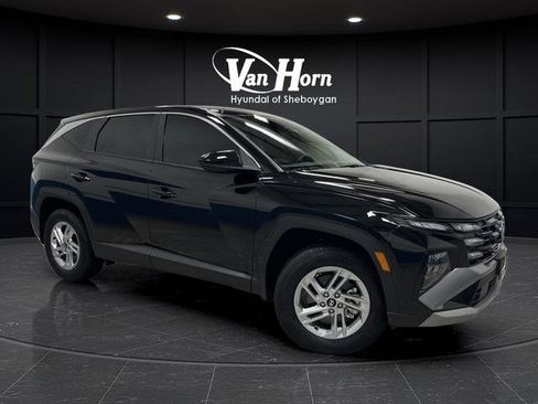 Used 2025 Hyundai Tucson SE image 35