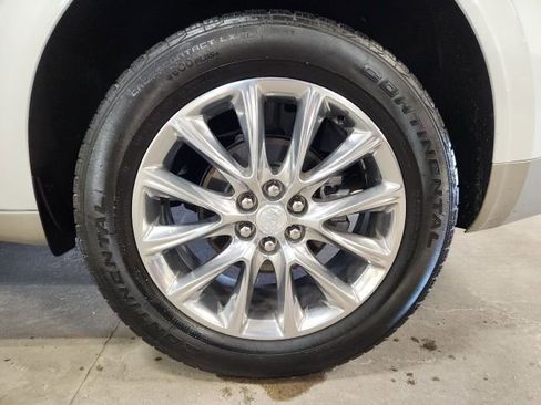 Used 2019 Buick Enclave Premium w/ Experience Buick Package image 27