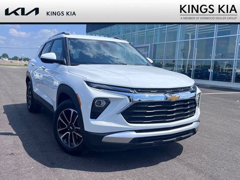 Used 2025 Chevrolet TrailBlazer LT w/ Driver Confidence Package FWD image 1