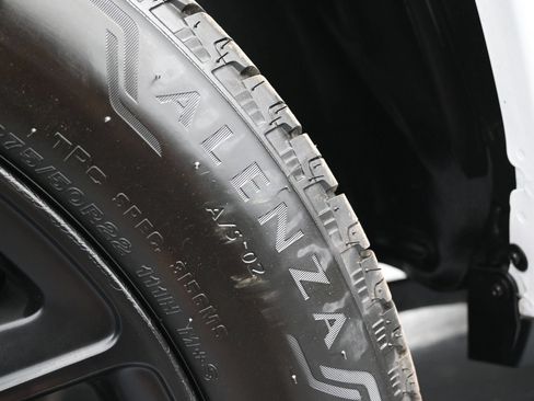 Used 2023 RAM 1500 Laramie AWD/4WD image 24