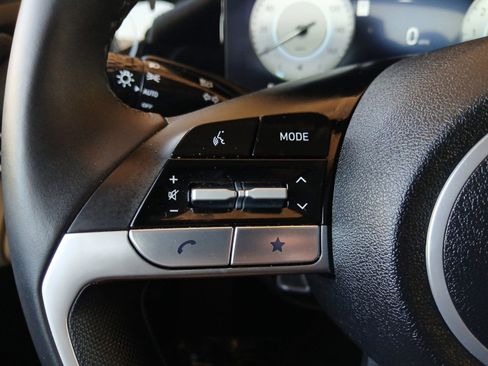 Used 2024 Hyundai Elantra Limited image 16