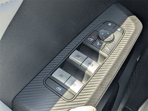 New 2025 Mitsubishi Outlander SE image 23