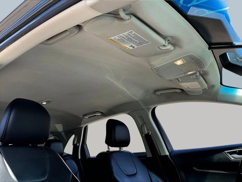 Used 2016 Ford Edge Titanium image 20