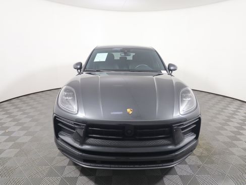 Used 2023 Porsche Macan image 10