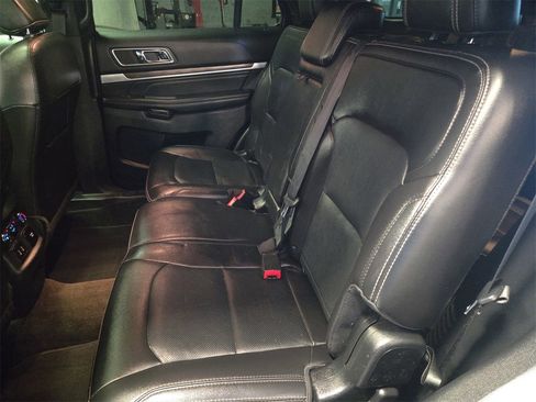 Used 2018 Ford Explorer Limited image 14