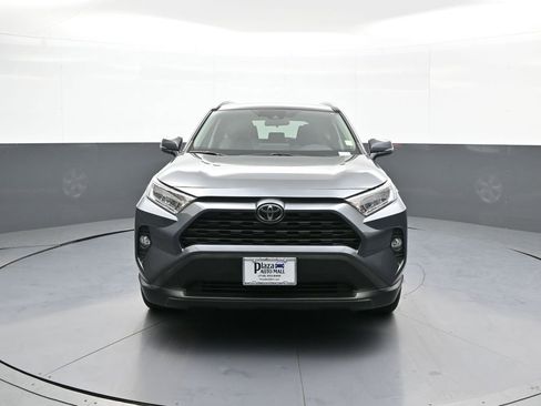 Used 2019 Toyota RAV4 XLE w/ Convenience Package AWD/4WD image 2