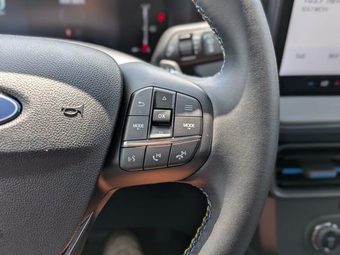 New 2026 Ford Maverick Lobo AWD/4WD image 32