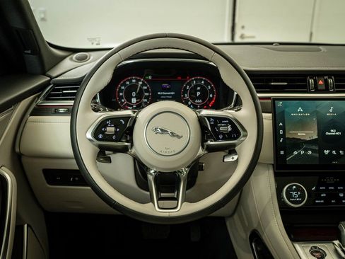 Used 2025 Jaguar F-PACE R-Dynamic S AWD/4WD image 29