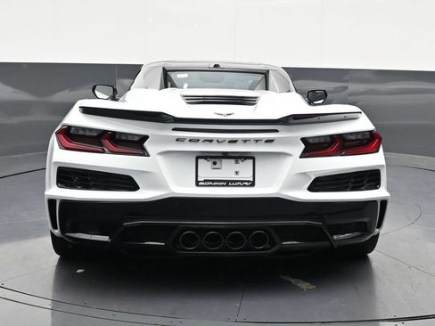 Used 2025 Chevrolet Corvette Z06 RWD image 4