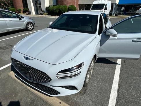 Used 2022 Genesis G70 2.0T RWD image 1