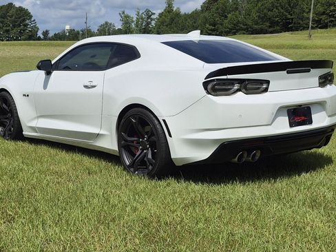 Used 2019 Chevrolet Camaro SS RWD image 6