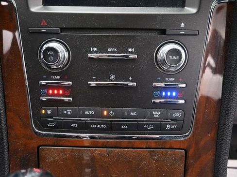 Used 2016 Lincoln Navigator Select image 15