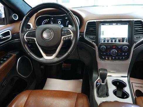 Used 2018 Jeep Grand Cherokee Summit AWD/4WD image 14