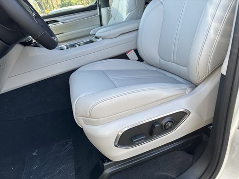 New 2025 Jeep Wagoneer Series III w/ Quick Order Package 25C Super image 9