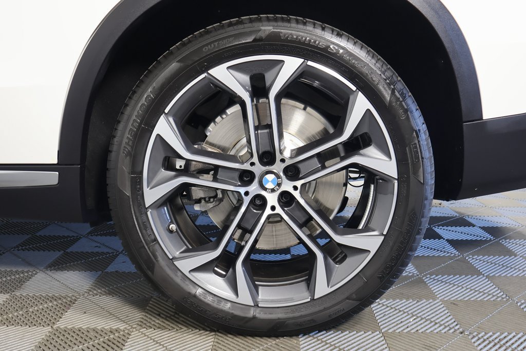 Used 2026 BMW X5 xDrive50e w/ Premium Package AWD/4WD image 16