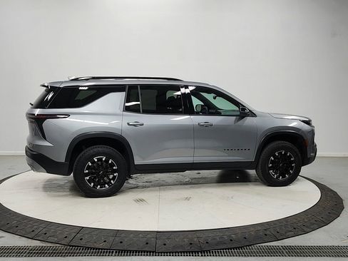 Used 2025 Chevrolet Traverse Z71 AWD/4WD image 8