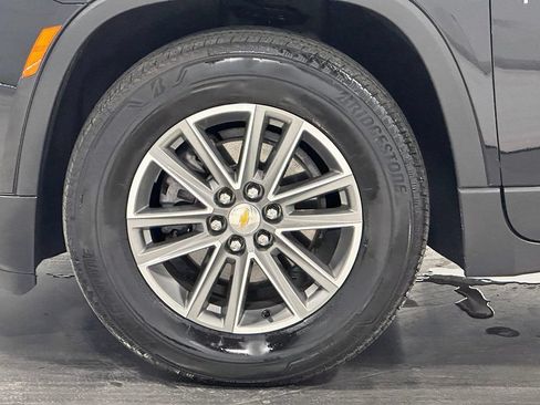 Used 2023 Chevrolet Traverse LT AWD/4WD image 16