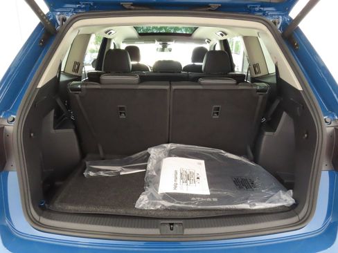 Used 2025 Volkswagen Atlas SE FWD image 23