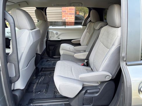 Used 2026 Toyota Sienna LE AWD/4WD image 44