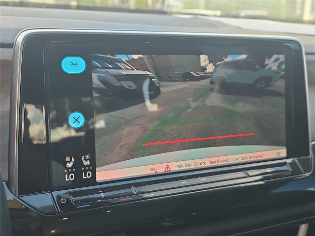Used 2024 Volkswagen Atlas SE w/ Panoramic Sunroof Package FWD image 21
