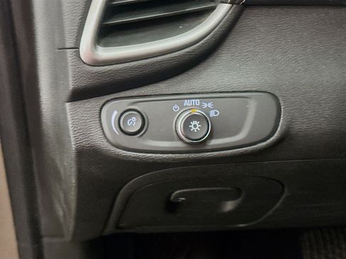 Used 2018 Chevrolet Trax LS FWD image 17