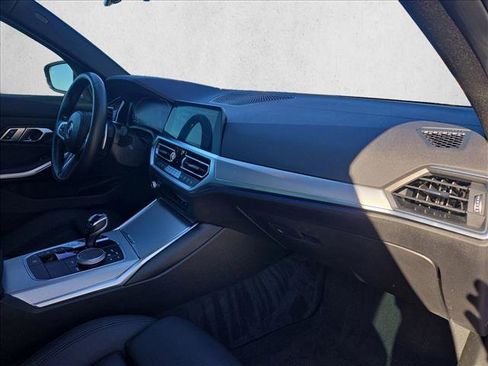 Used 2021 BMW 330i Sedan w/ M Sport Package image 23