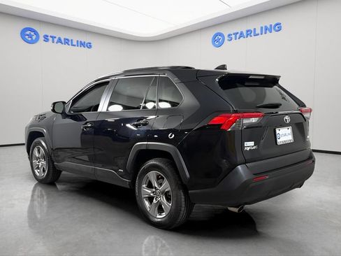 Used 2025 Toyota RAV4 XLE AWD/4WD image 5