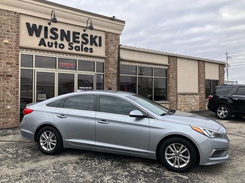 Used 2017 Hyundai Sonata SE image 1