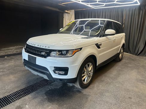 Used 2016 Land Rover Range Rover Sport SE image 3