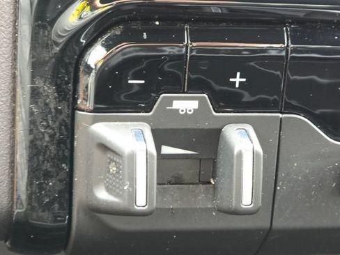 Used 2023 RAM 1500 Laramie AWD/4WD image 20