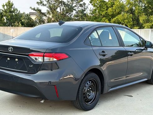 Used 2025 Toyota Corolla LE w/ Convenience Package FWD image 4